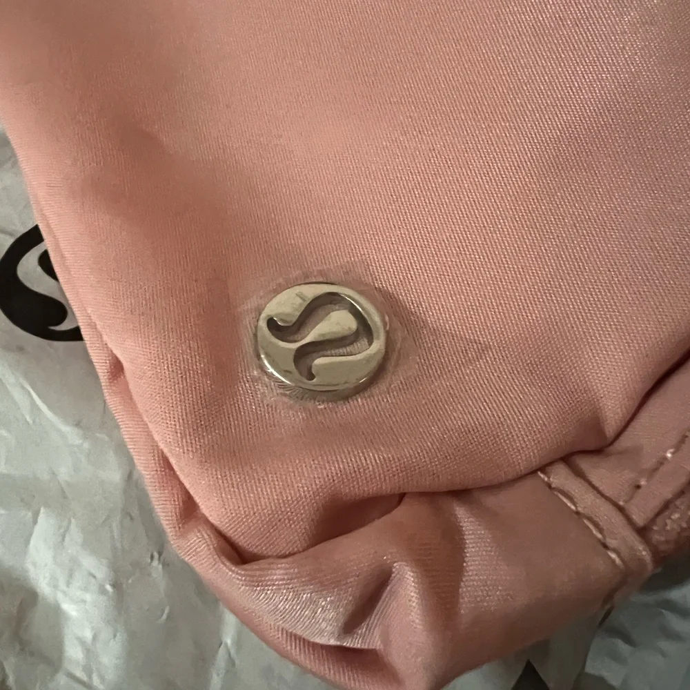 Lululemon Blush Pink Everywhere Belt Bag 1L - Picture 3 of 4